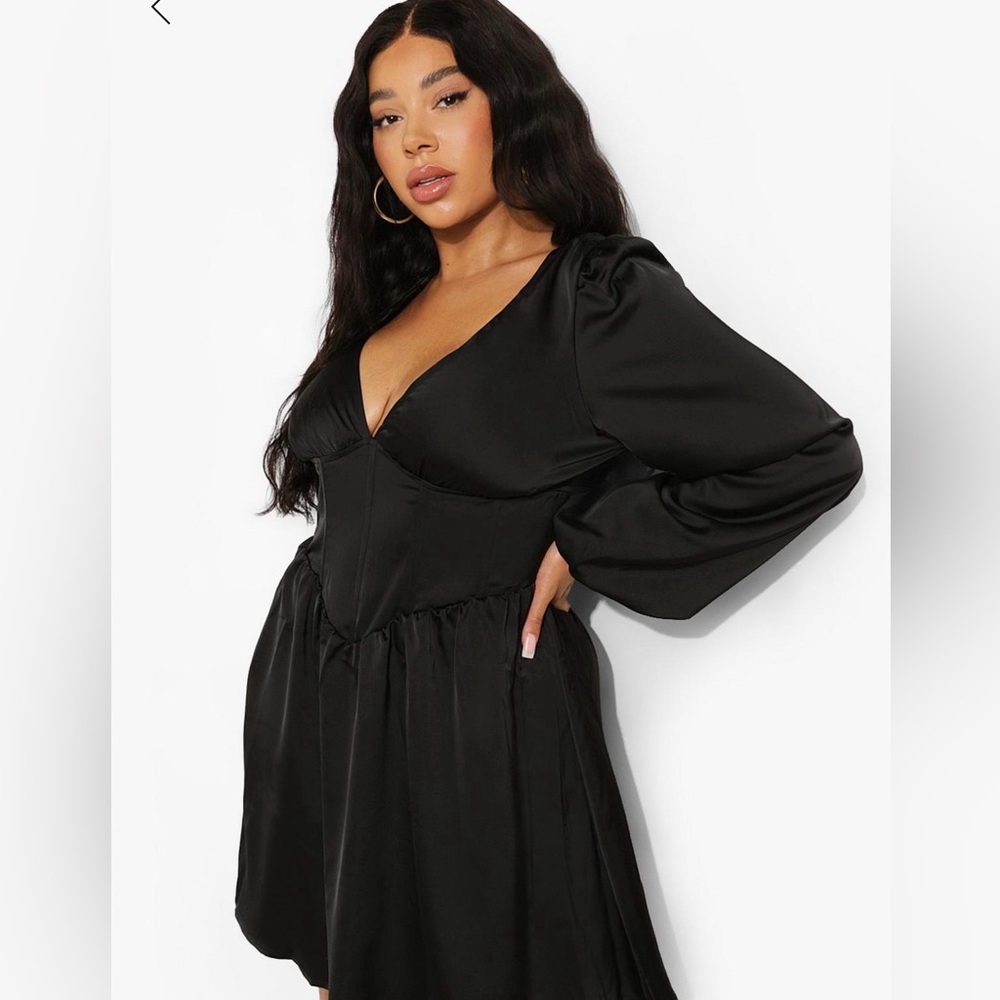 🍁Boohoo satin corset skater dress